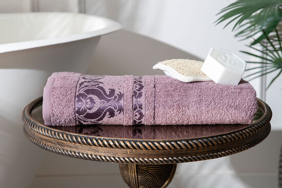 DAMASK BORDÜRLÜ DESEN HAVLU MÜRDÜM 70x140cm (TRY) - 1
